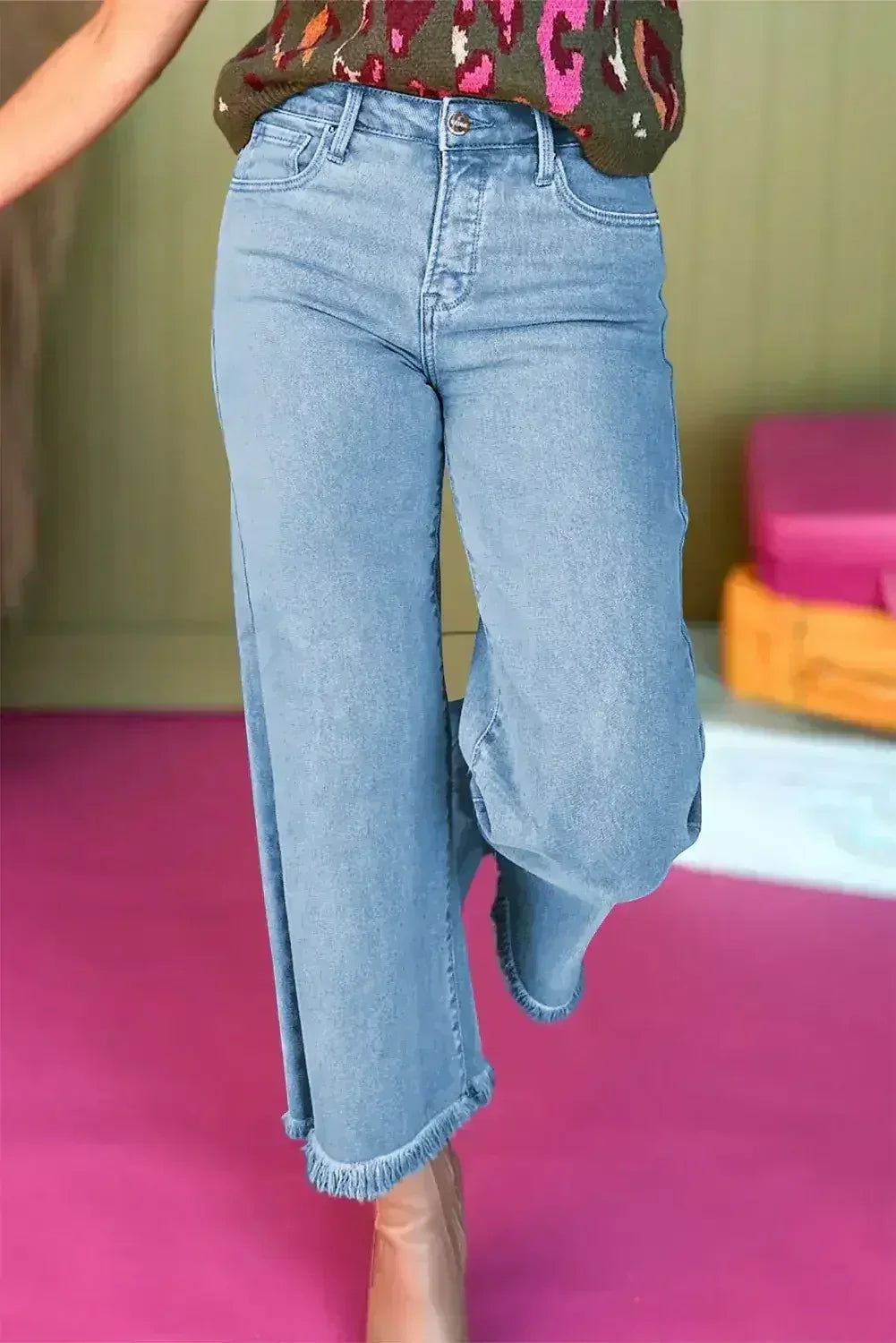 Myosotis Acid Washed High Rise Cropped Jeans